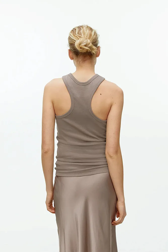 Топ в рубчик с вырезом-борцовкой ARKET