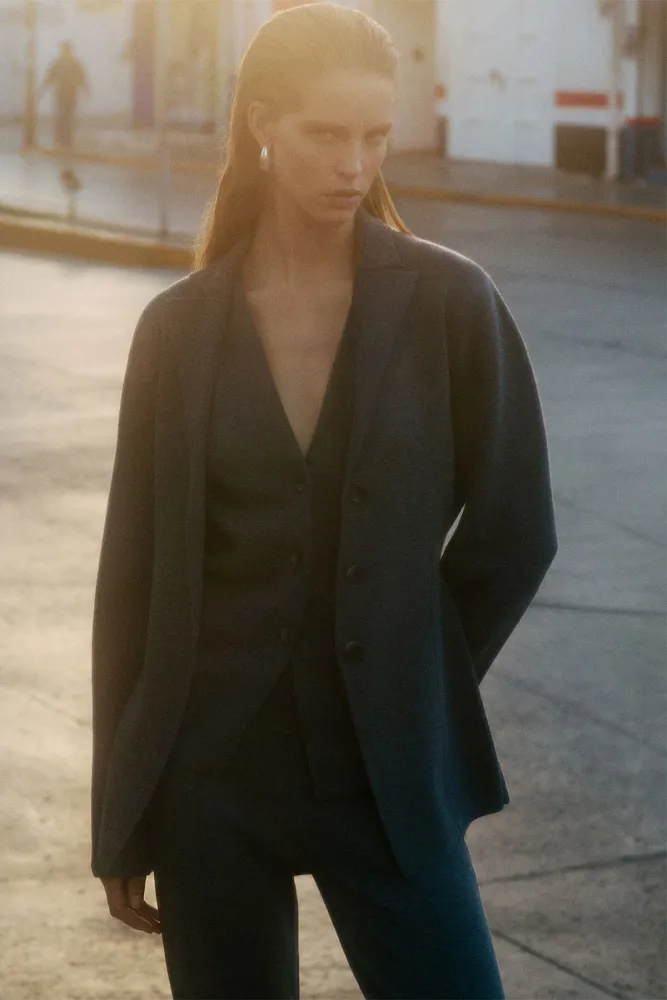 Длинный трикотажный жилет COS