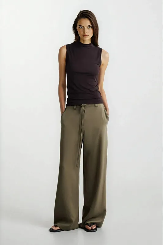 Широкие брюки на завязках