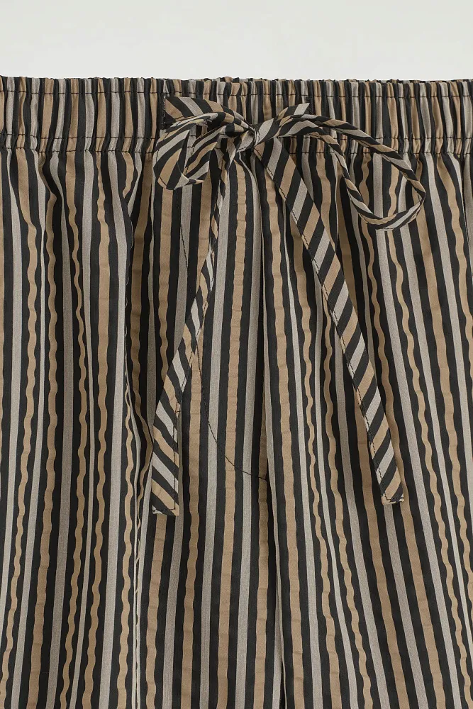 Полосатые шорты из сирсакера COS