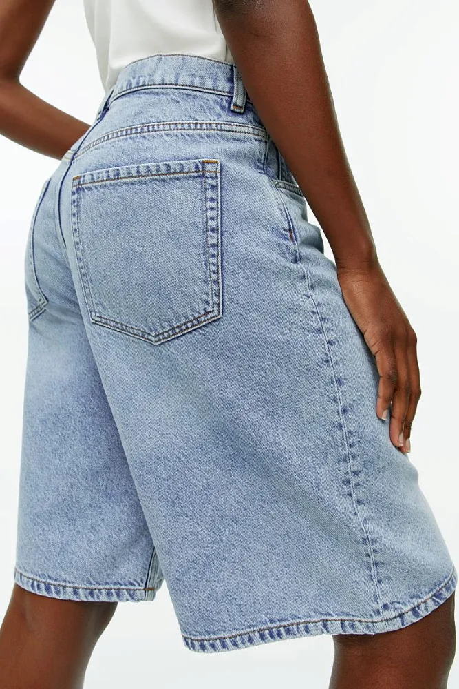 Свободные джинсовые шорты ARKET
