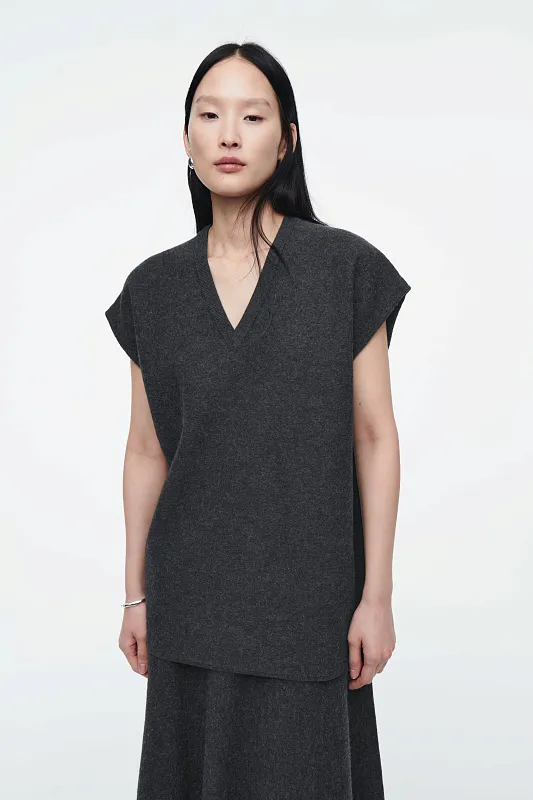 Жилет oversize из вареной мериносовой шерсти Жилет oversize из вареной мериносовой шерсти