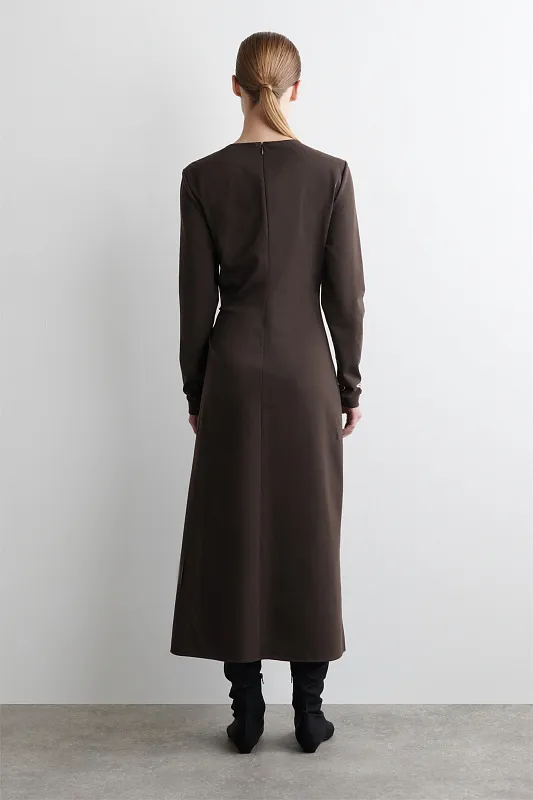 Платье с длинными рукавами и кручеными деталями COS Платье с длинными рукавами и кручеными деталями COS