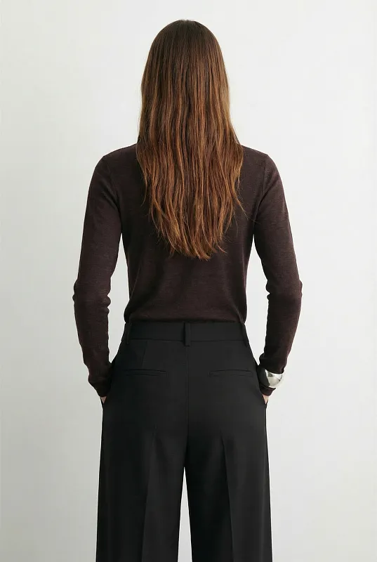 Лонгслив в рубчик с воротником хенли COS Лонгслив в рубчик с воротником хенли COS