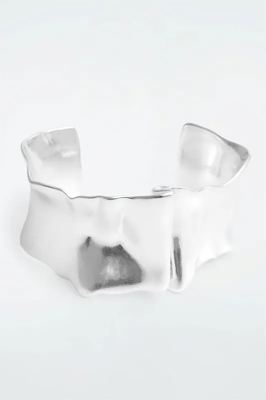 Текстурированный браслет COS Текстурированный браслет COS