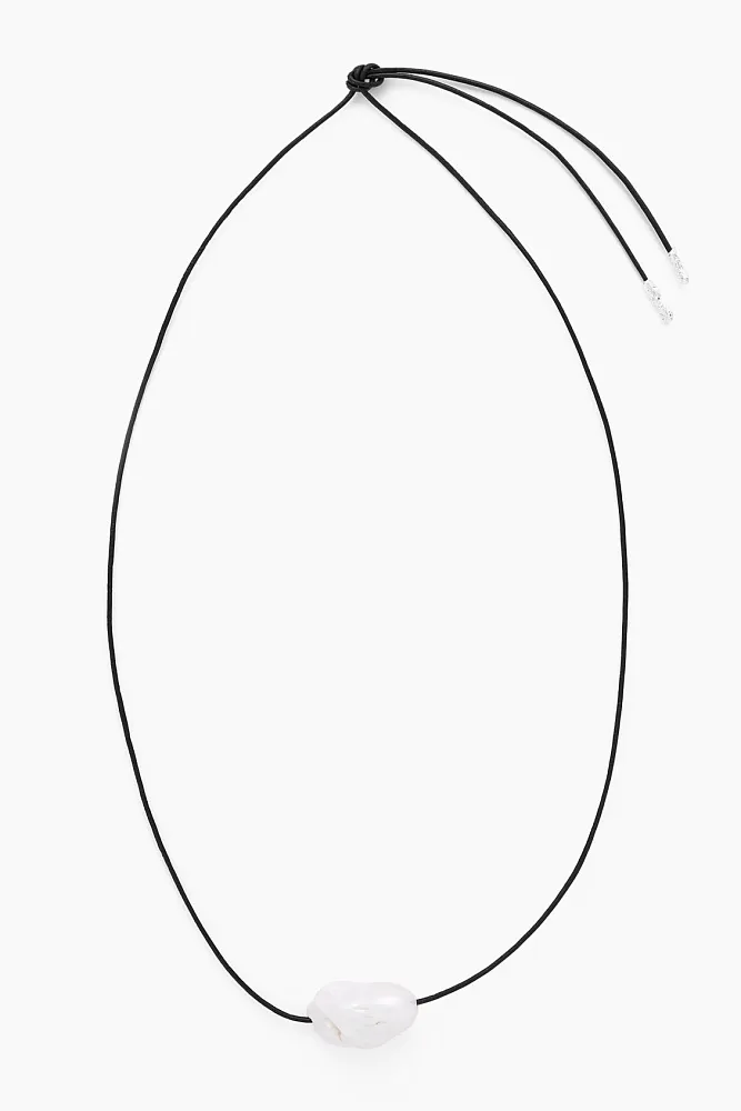 Колье с жемчугом COS