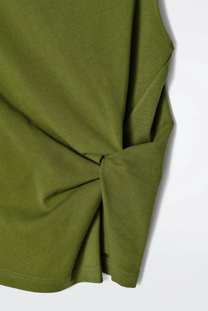 Топ с кручеными деталями COS