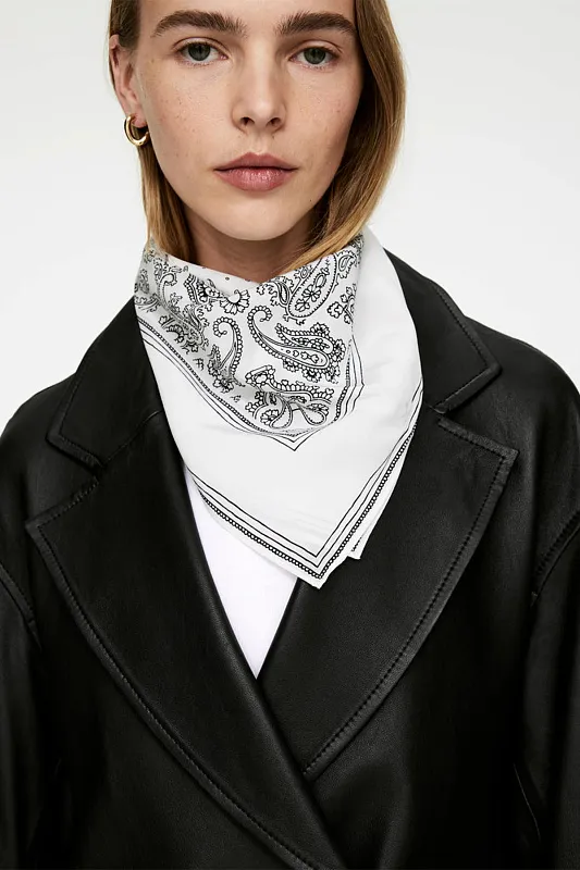 Шелковый платок с принтом