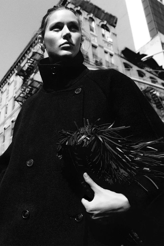 Двубортное шерстяное пальто oversize COS