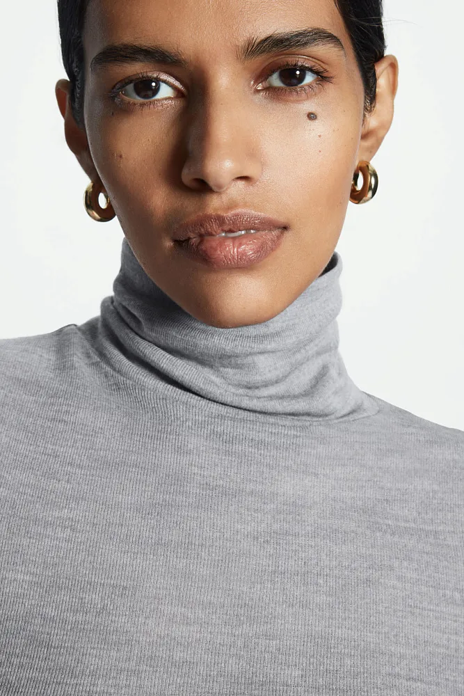 Водолазка из шерсти мериноса COS