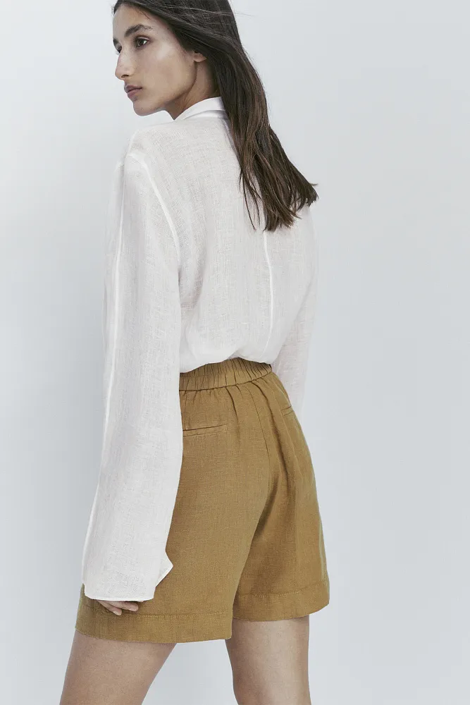 Льняные шорты с защипами MASSIMO DUTTI