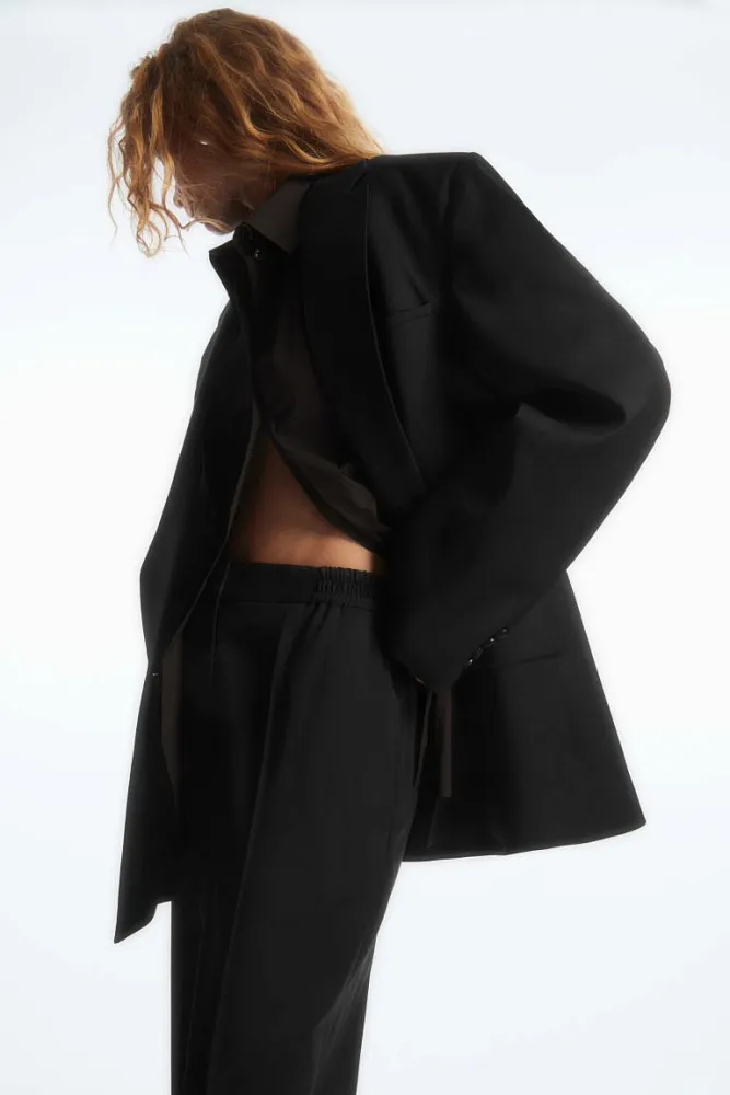 Зауженные брюки из шерсти COS