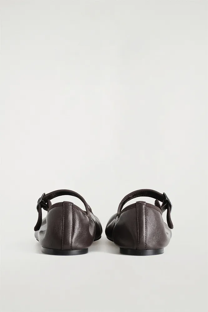 Балетки с квадратным носом COS