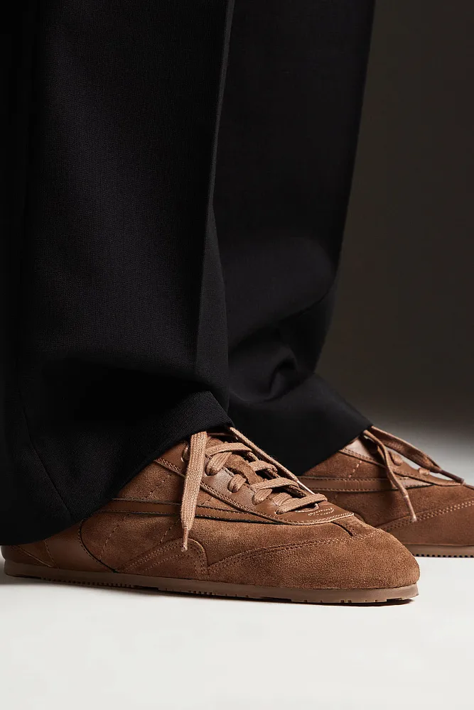 Замшевые кроссовки COS