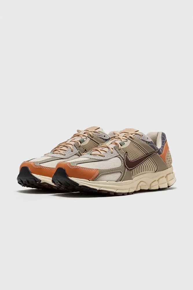 Кроссовки Nike Zoom Vomero 5 NIKE