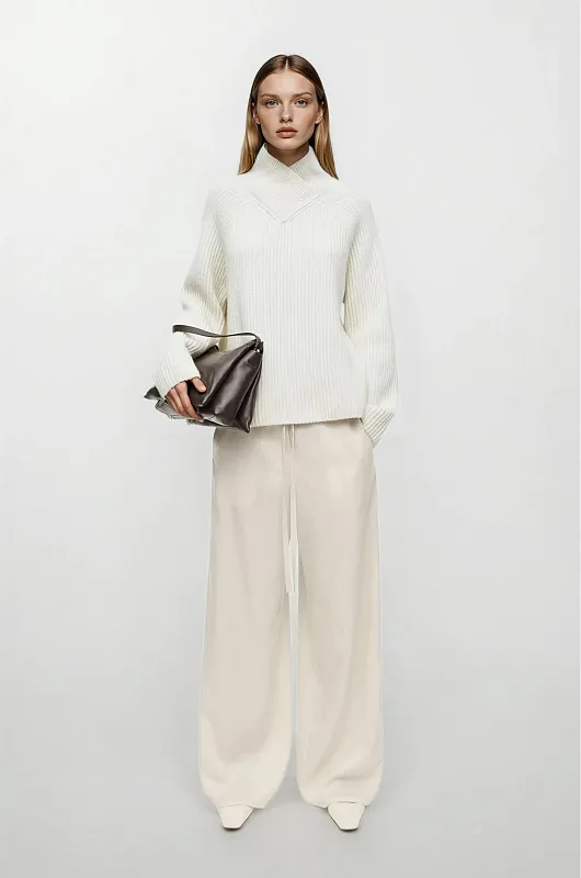 Широкие брюки на завязках