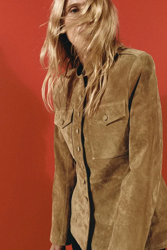Куртка из 100% кожи с обтянутыми пуговицами ZARA Куртка из 100% кожи с обтянутыми пуговицами ZARA