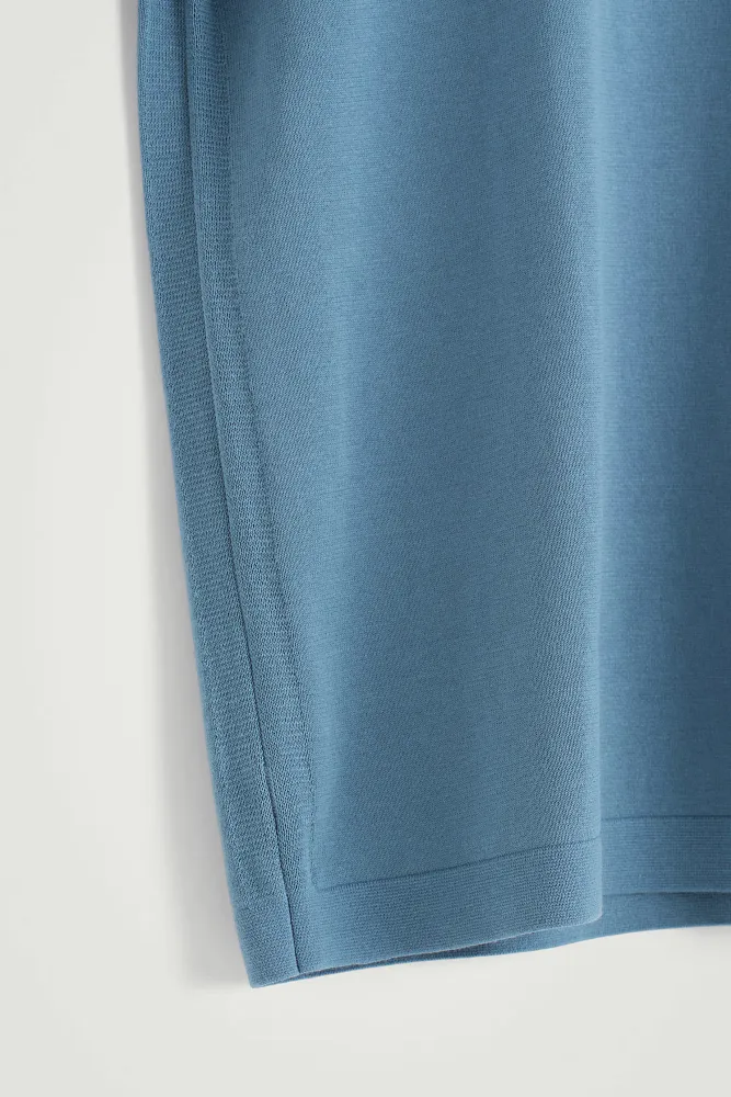 Трикотажная футболка COS