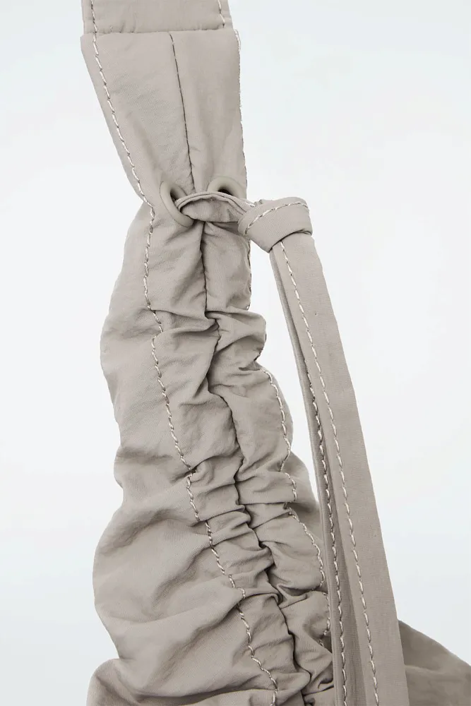 Сумка кроссбоди oversize Canopy COS