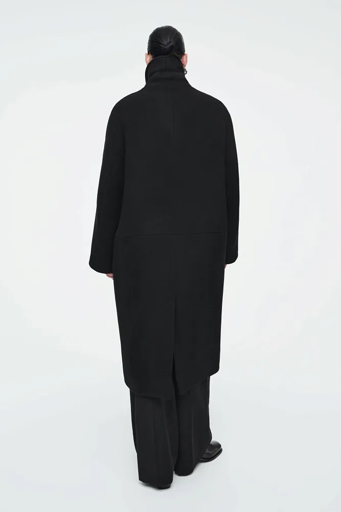 Двубортное шерстяное пальто oversize COS