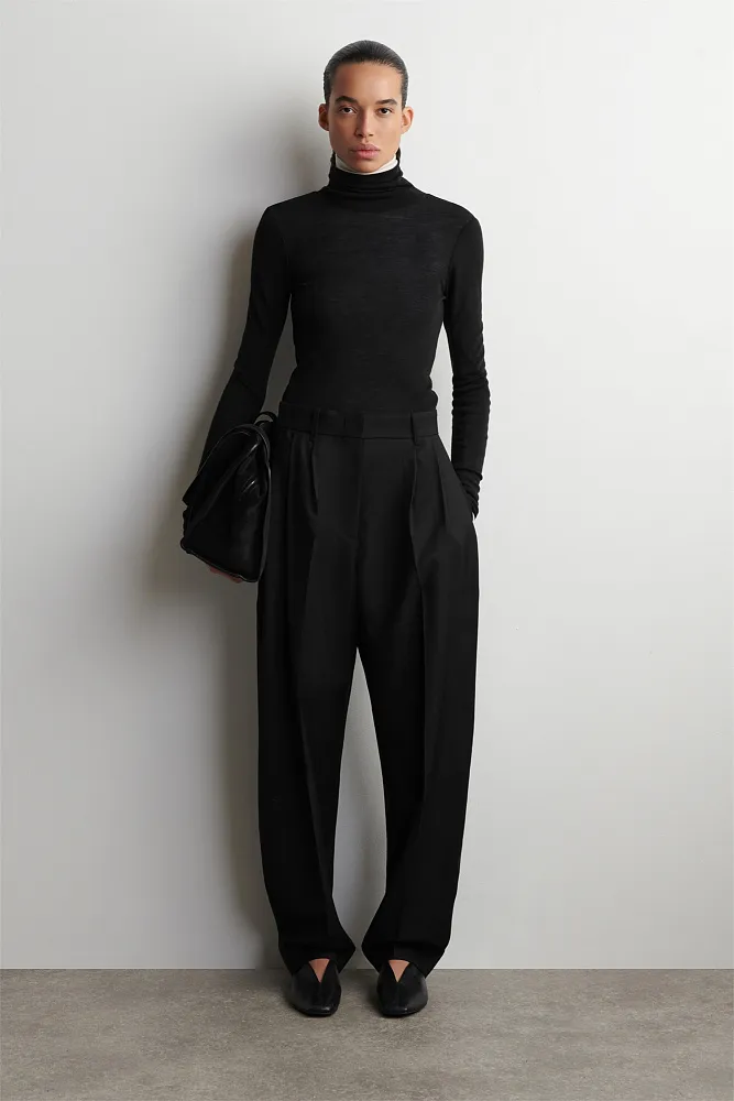 Брюки "тюльпан" из шерстяной смеси со складками Брюки "тюльпан" из шерстяной смеси со складками