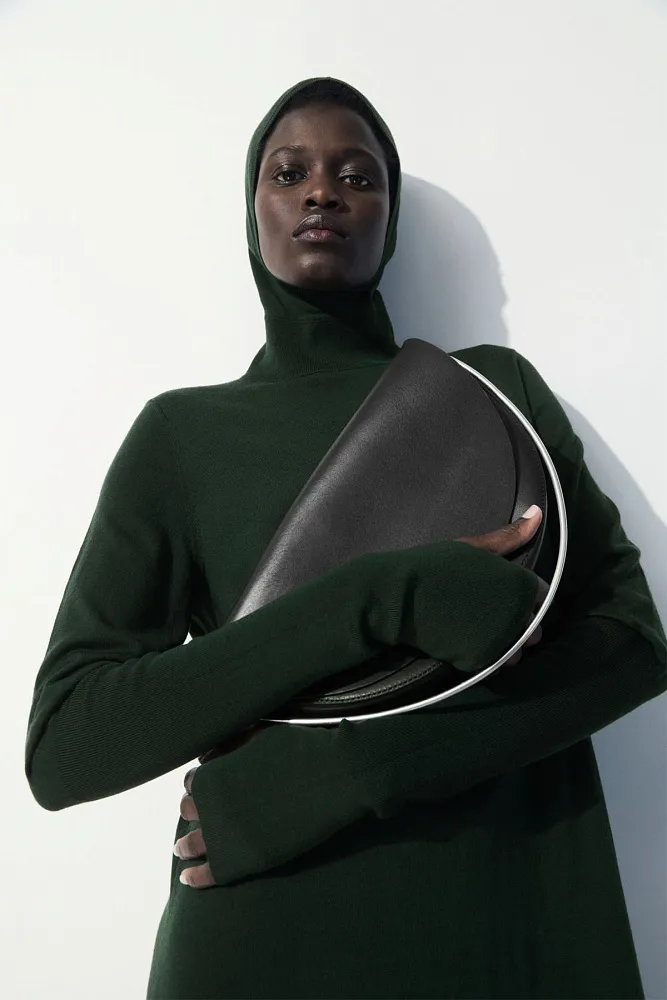 Шерстяное платье с капюшоном COS