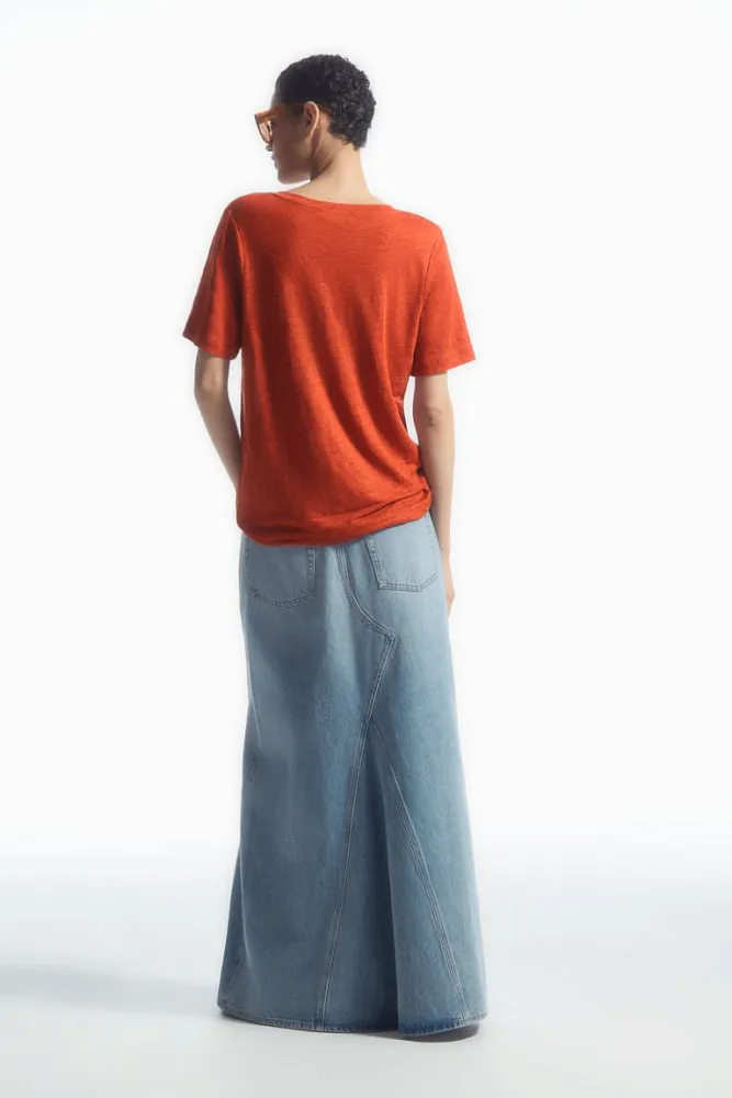 Льняная футболка с V-образным вырезом COS