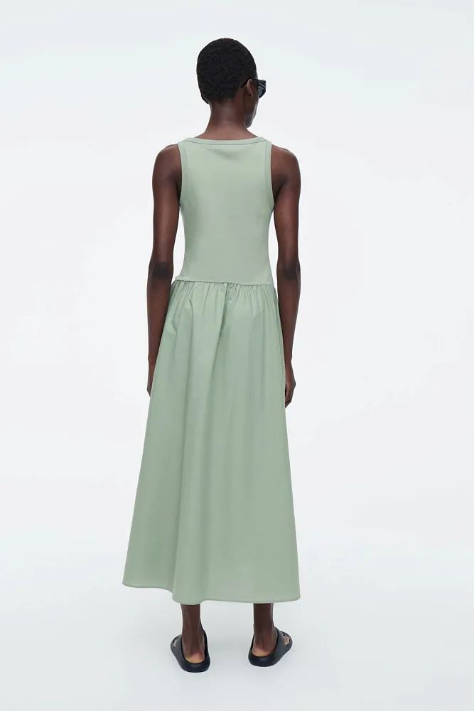 Платье макси с контрастными вставками COS