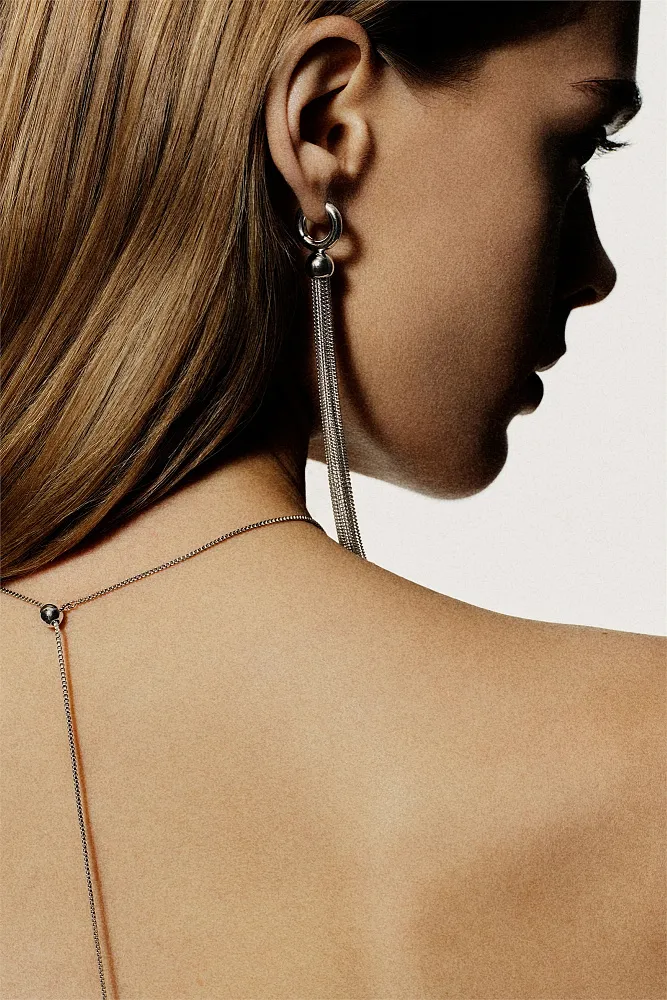 Ожерелье с подвеской из кисточек COS