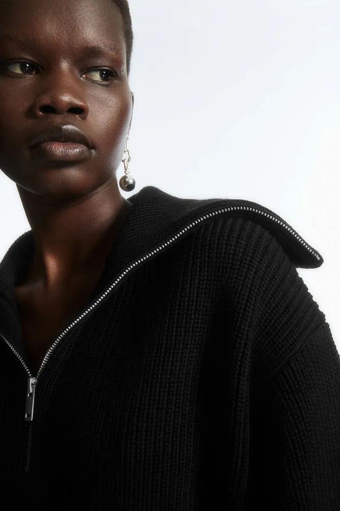 Свитер на молнии COS