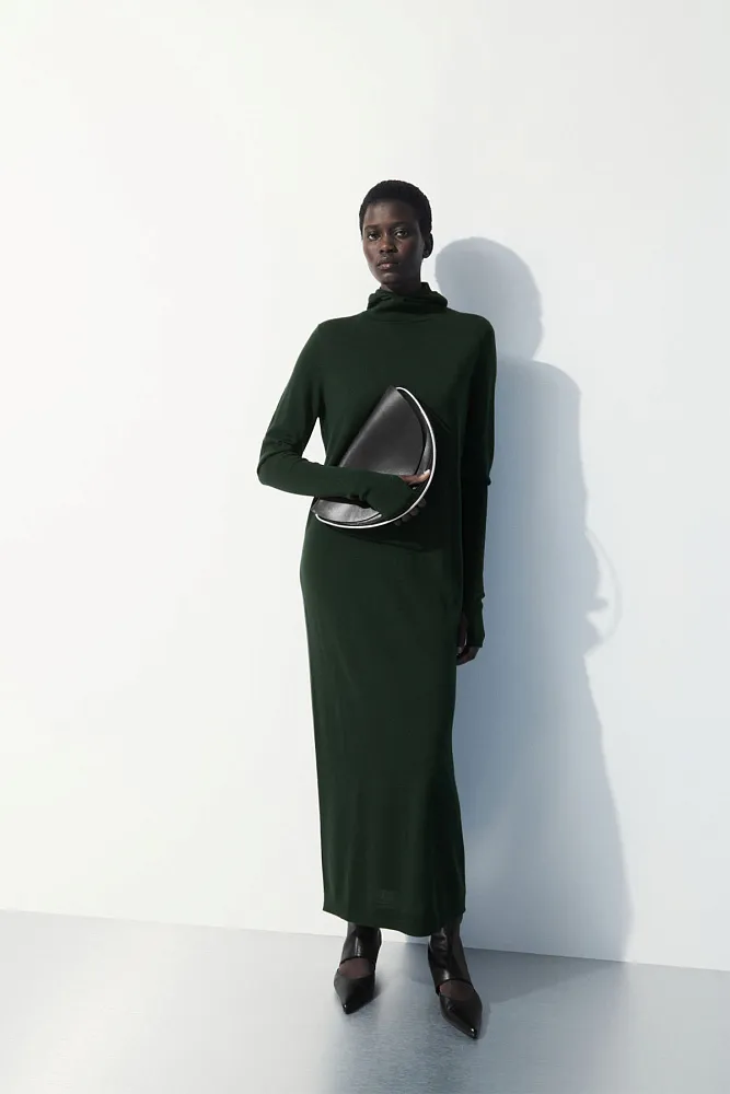 Шерстяное платье с капюшоном COS