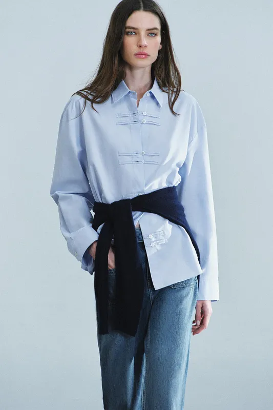 Рубашка в стиле оксфорд с декоративной шнуровкой ZARA Рубашка в стиле оксфорд с декоративной шнуровкой ZARA