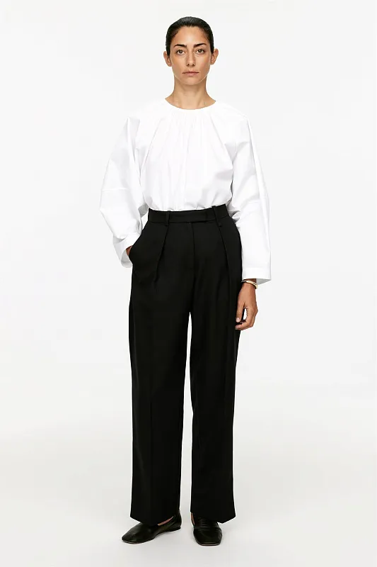 Брюки с завышенной талией и складками