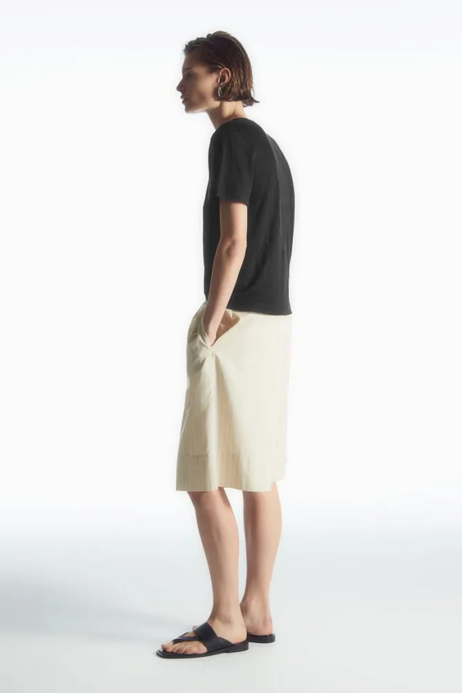 Льняная футболка COS