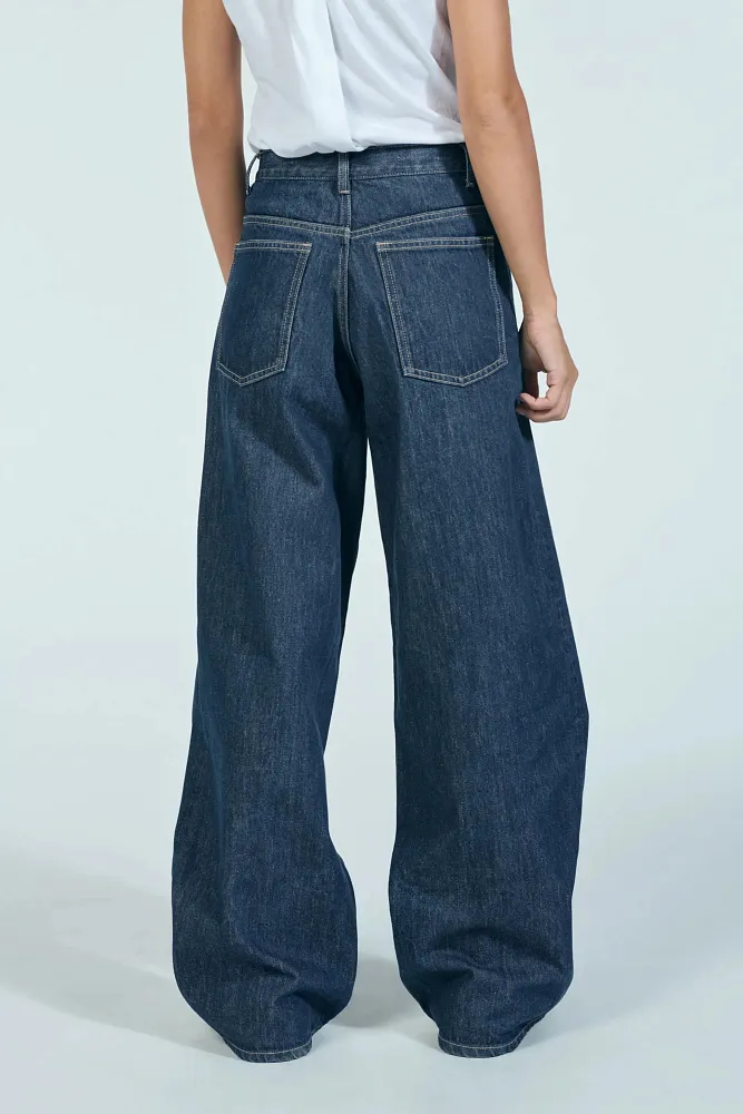 Широкие джинсы TRF с асимметричной молнией ZARA