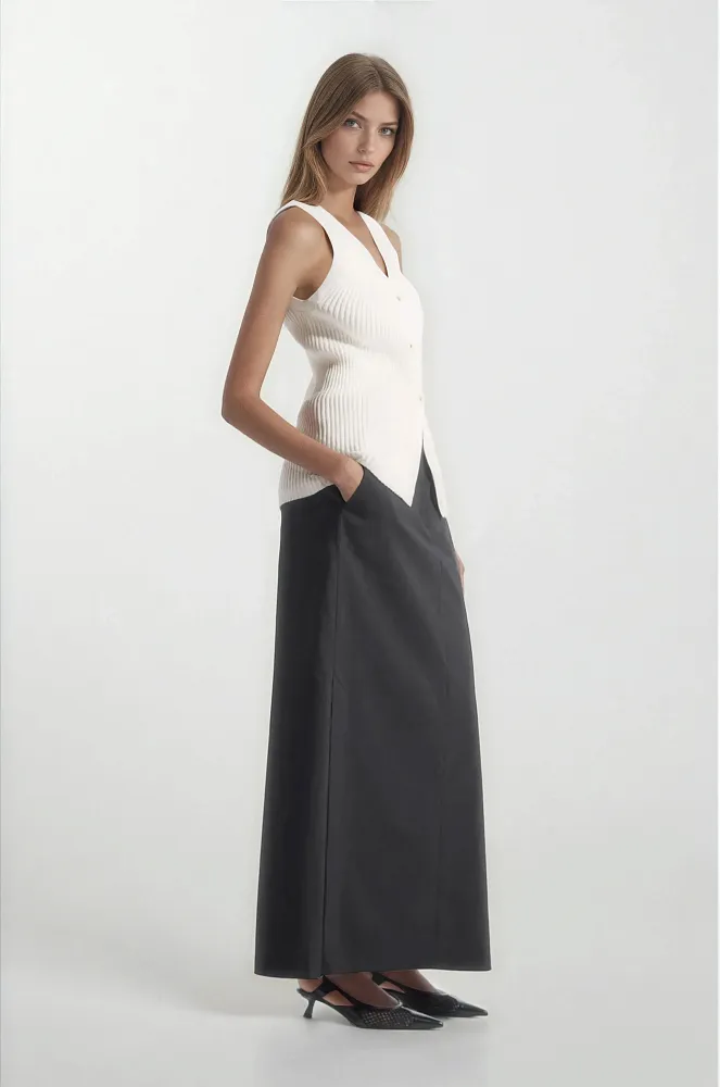 Трикотажный жилет с v-образным вырезом COS