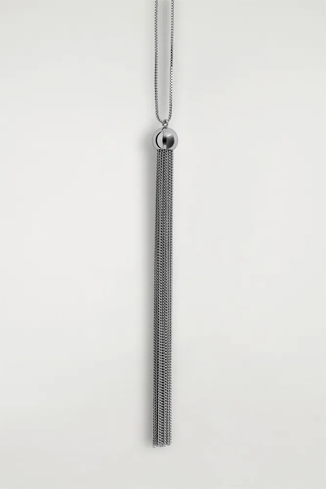 Ожерелье с подвеской из кисточек COS