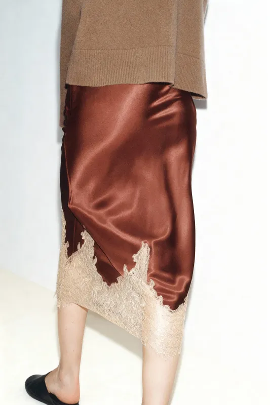 Атласная юбка с контрастным кружевом ZARA Атласная юбка с контрастным кружевом ZARA