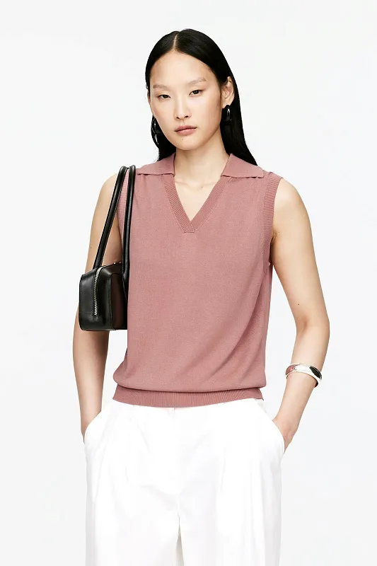 Вязаный жилет с V-образным вырезом