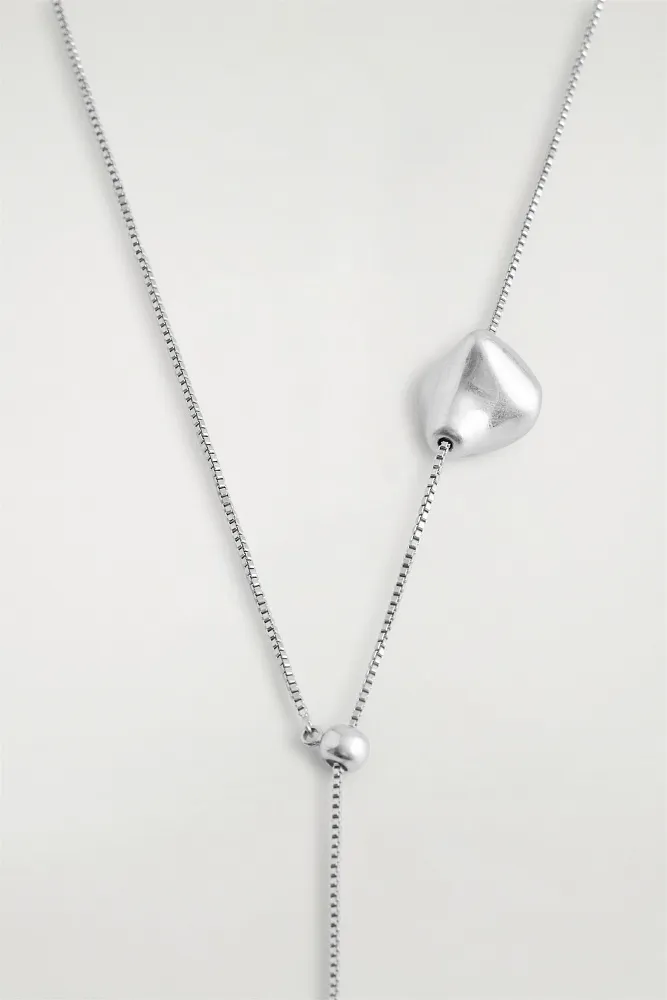 Ожерелье с расплавленным кулоном COS