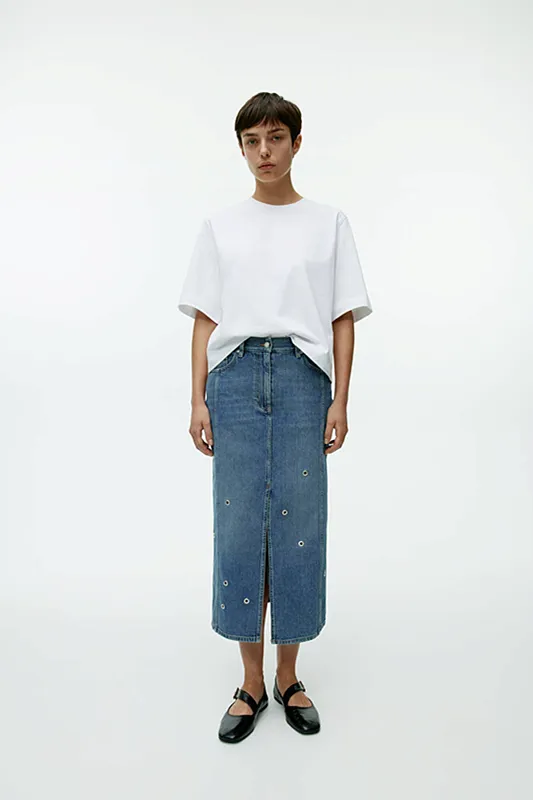 Джинсовая юбка с люверсами Джинсовая юбка с люверсами