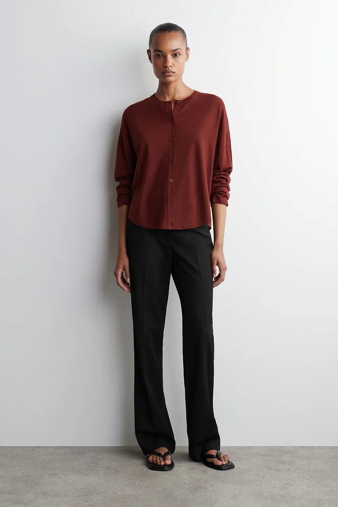 Кардиган из шерсти мериноса с закругленным кроем COS