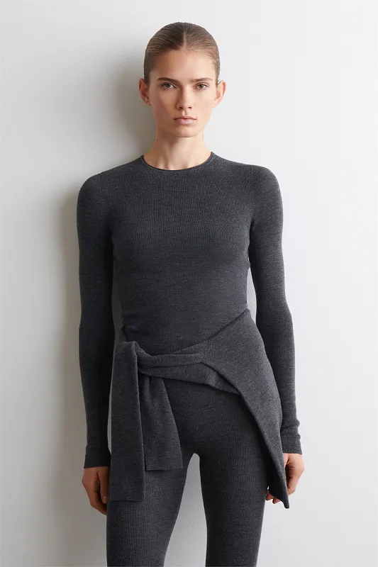 Бесшовный лонгслив из мериносовой шерсти COS Бесшовный лонгслив из мериносовой шерсти COS