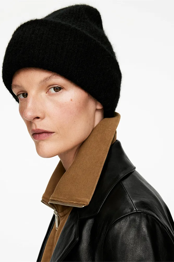 Шапка бини из шерсти альпаки и мериноса ARKET