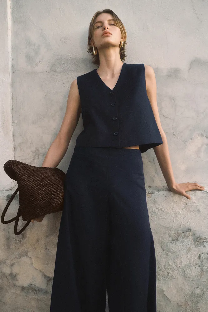 Укороченный льняной жилет COS