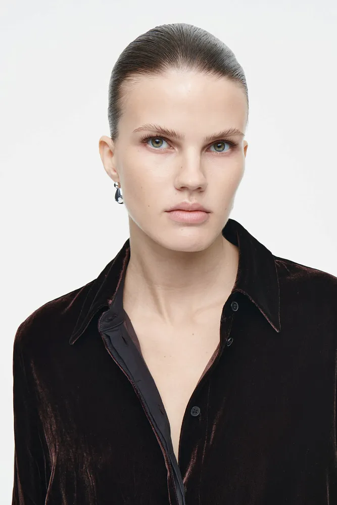 Свободная рубашка из шелка и бархата COS