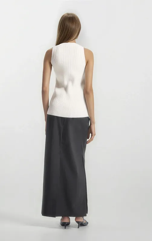 Трикотажный жилет с v-образным вырезом COS Трикотажный жилет с v-образным вырезом COS