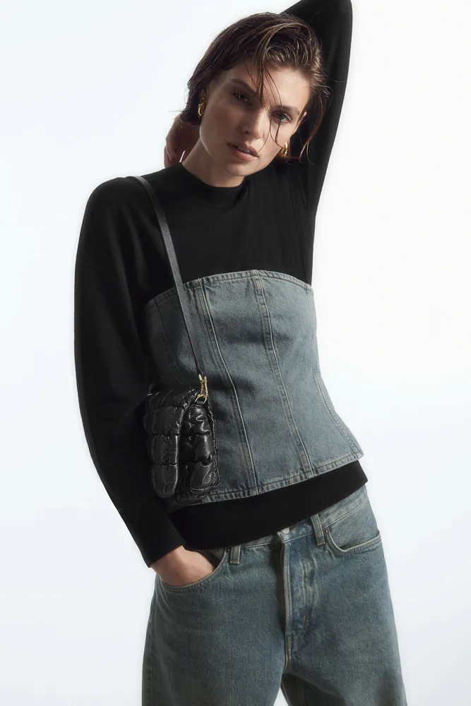 Стеганая сумка кроссбоди COS