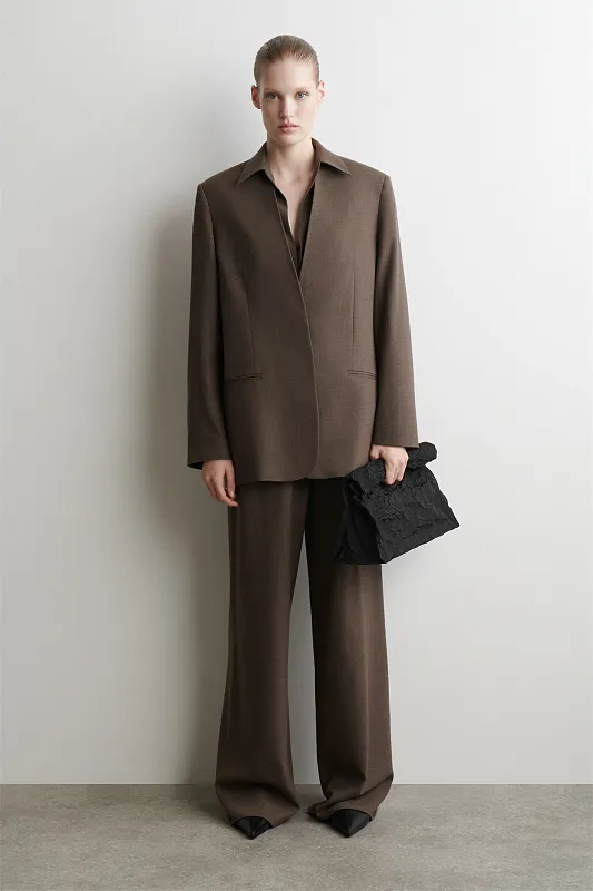 Большой клатч из мятой ткани COS Большой клатч из мятой ткани COS