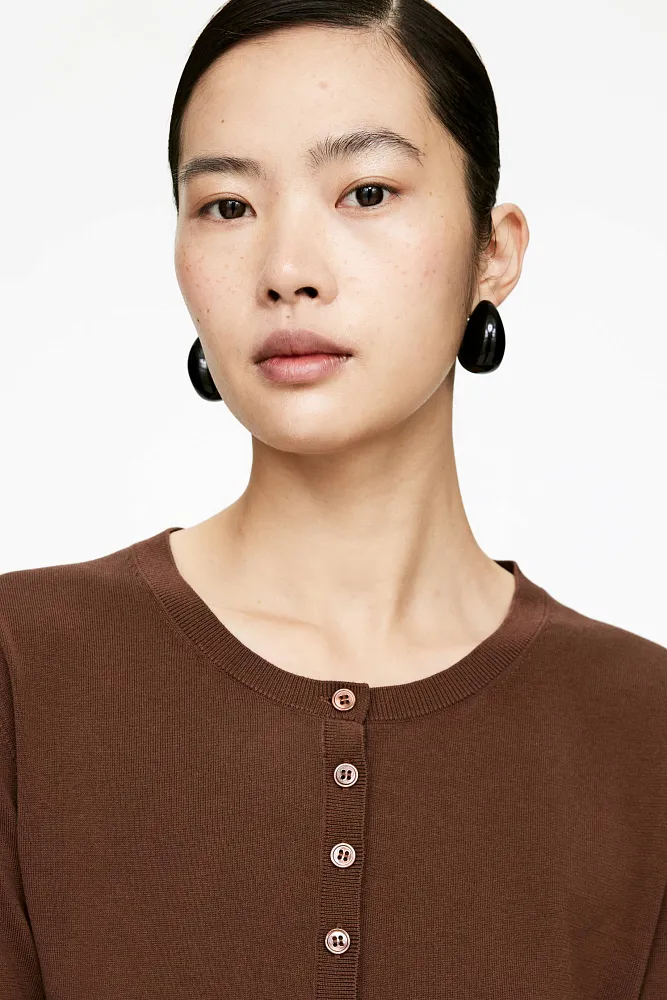 Трикотажный топ с воротником хенли ARKET